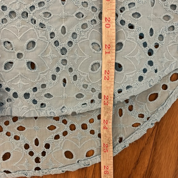 On 34th Blue Cotton Eyelet High/Low Blouse SZ XS - Picture 9 of 10
